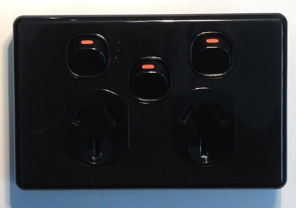 BLACK DOUBLE GPO EXTRA SWITCH